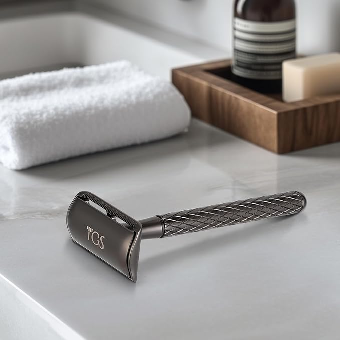 Single Blade Safety Razor for Men with Silicone Cover & 10 Blades Double Edge Safety Razor for Travel Metal Eco-Friendly Reusable Razor for Shaving (Matte Black)-BrightBean Baby