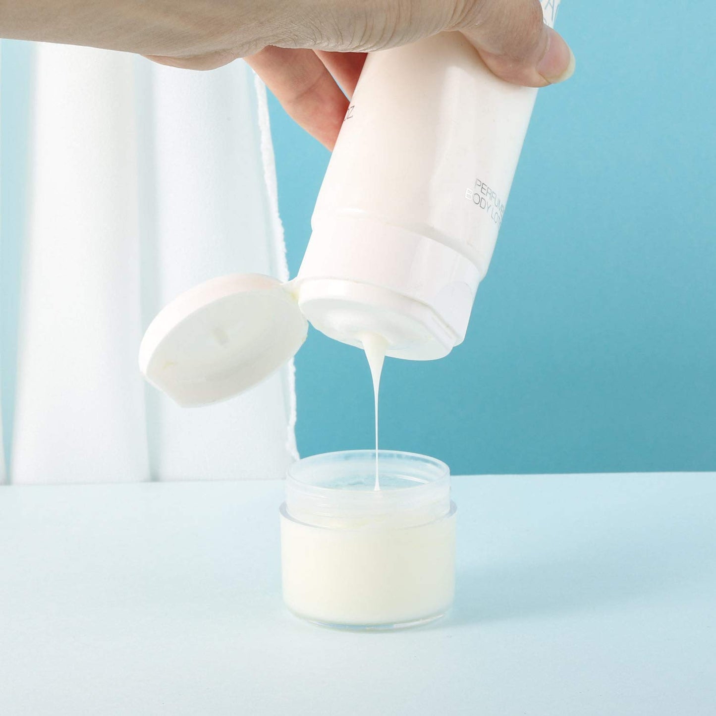 Refillable Cosmetic Sample Jars - 100 Pack 20g (0.7oz) Blue Small Travel Containers with Lids + 10 Mini Makeup Spatulas - BPA Free-BrightBean Baby