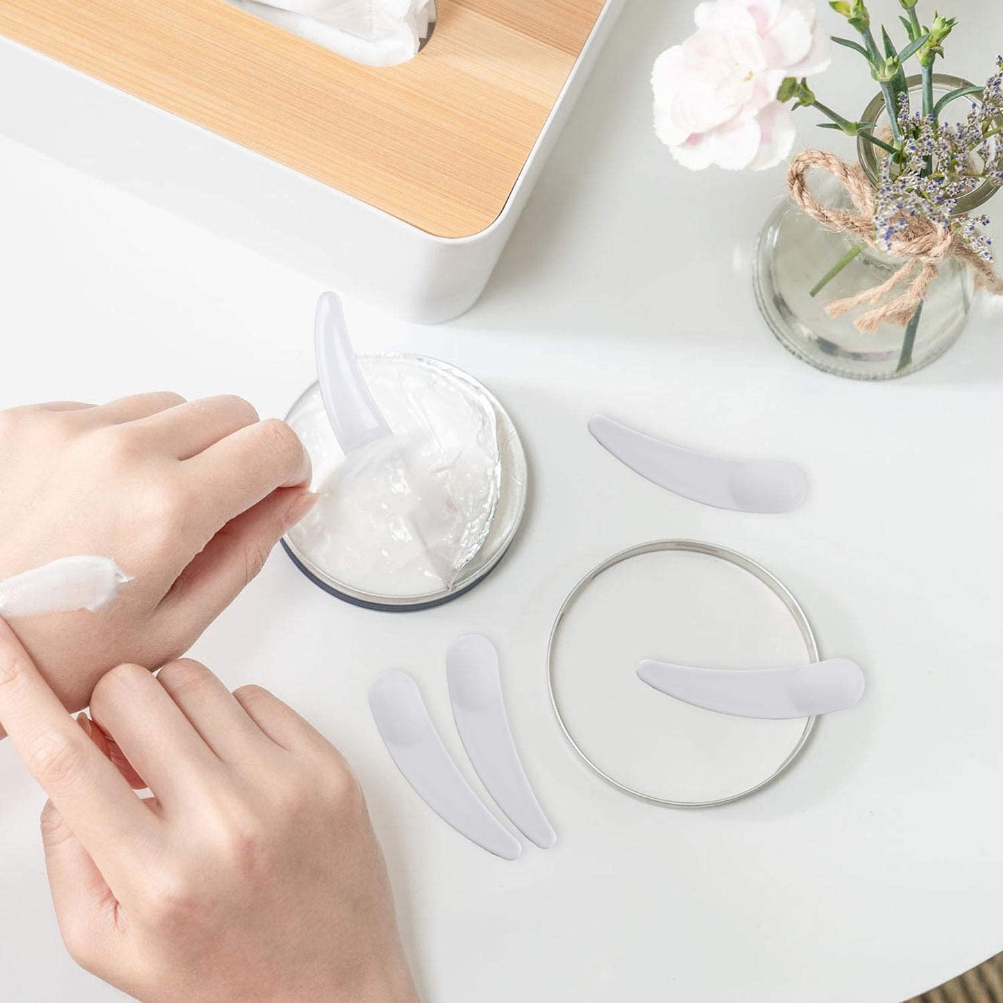 Refillable Cosmetic Sample Jars - 100 Pack 20g (0.7oz) White Small Travel Containers with Lids + 10 Mini Makeup Spatulas - BPA Free-BrightBean Baby