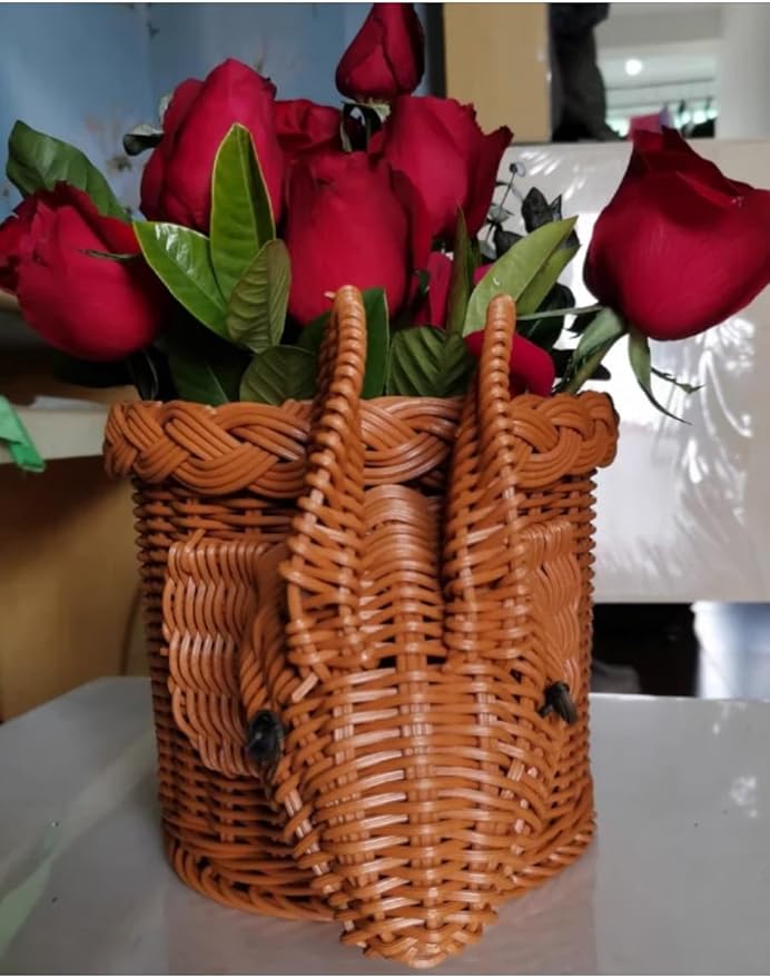 hand-woven round rattan basket storage basket storage box ornaments decorative basket multifunctional picnic food bread basket fruit gift basket key basket. (elephant)