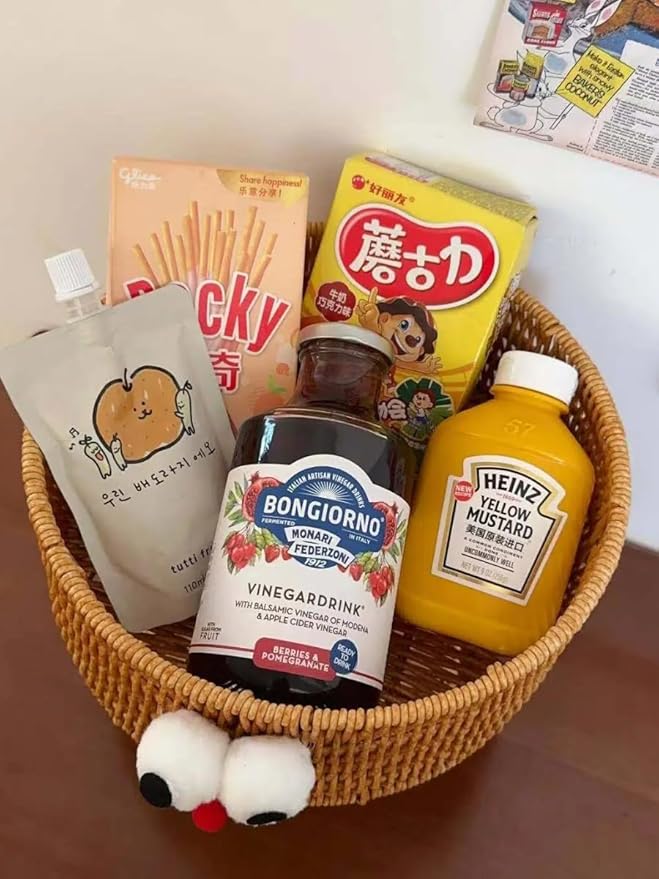 hand-woven round rattan basket storage basket storage box ornaments decorative basket multifunctional picnic food bread basket fruit gift basket key basket. (cartoon)