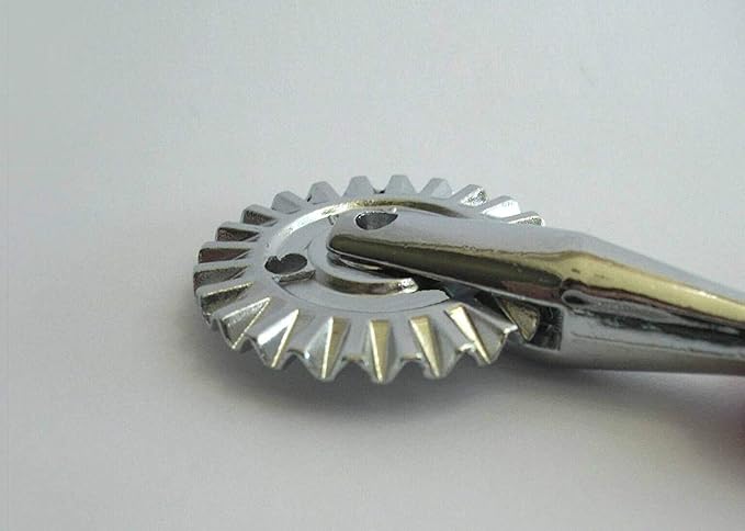 1.6" Pastry Wheel - Dough Stamp Cutter/Crimper, Pasta/Ravioli/Pie Maker, 4cm Stainless Steel Wheel Wooden Handle