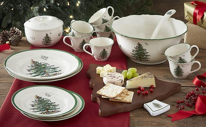 Spode Christmas Tree Luncheon Plate, 9-Inch Porcelain Dinner & Appetizer, Holiday-Themed Serving, Microwave & Dishwasher Safe, Festive Collectible Seasonal Dining Plate for Christmas Entertaining