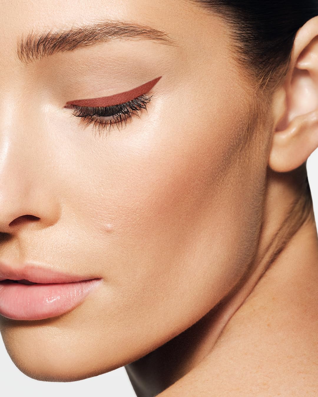 MAKE Beauty Liquid Line Waterproof Liquid Eyeliner Pen. Smudge-Proof Felt Tip for Precise Application of Lines, Wings, and Graphics. Long Lasting Eye Liner - Shade, Horizon Line-BrightBean Baby