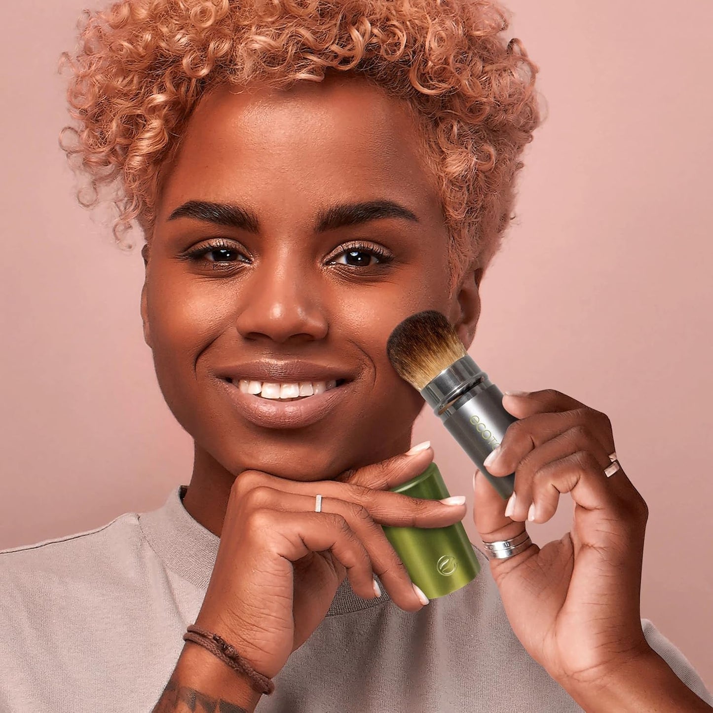 EcoTools Retractable Face Makeup Brush, Kabuki Brush for Foundation, Blush, Bronzer, & Powder, Travel Friendly & Perfect for On The Go, Eco Friendly, Synthetic & Cruelty Free Bristles, 1 Count-BrightBean Baby