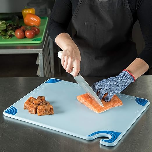 San Jamar Saf-T-Grip Plastic Cutting Board with Safety Hook, 15" x 20" x 0.5", Blue