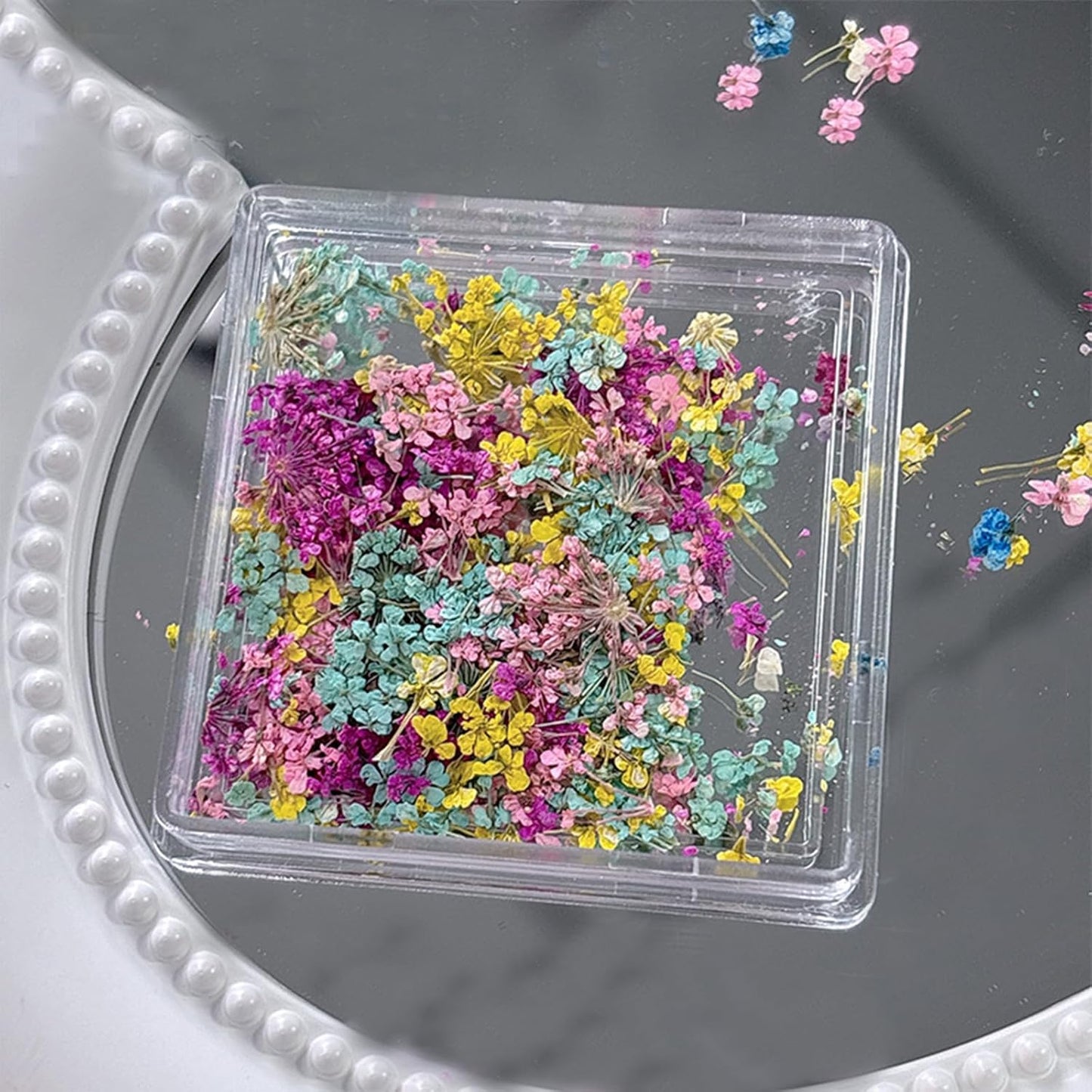 1 Box of Dried Flower Nail Stickers, Colored Dried Flower Nail Stickers, mini Real Flowers, Natural Flowers, 3D Baby's Breath Floral Art, Ladies and Girls DIY Nail Art Decoration-BrightBean Baby