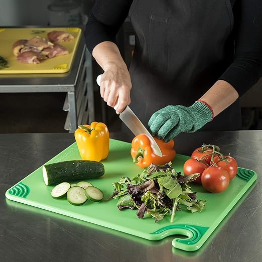 San Jamar Saf-T-Grip Plastic Cutting Board with Safety Hook, 15" x 20" x 0.5", Green
