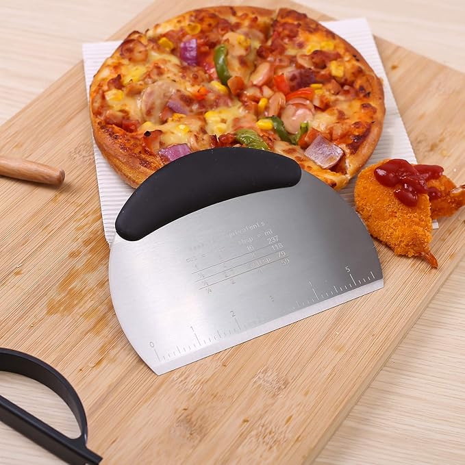 1 pcs Dough Pastry Scraper Chopper/Stainless Steel Dough Scraper Cutter with Ergonomic Rubber Non-Slip Grip/Dough Scraper Cutter/Pro Pastry Pizza Cutter Chopper (Black)
