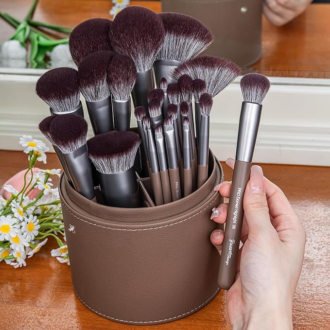 Bueart Design 26 Pcs Chocolate-colored Gift Makeup Brushes Set with Extra Large Holder,Elegant Make up Brushes for Foundation,Face Blending Powder, Contour, Highlight, Concealer, Eyeshadow-BrightBean Baby