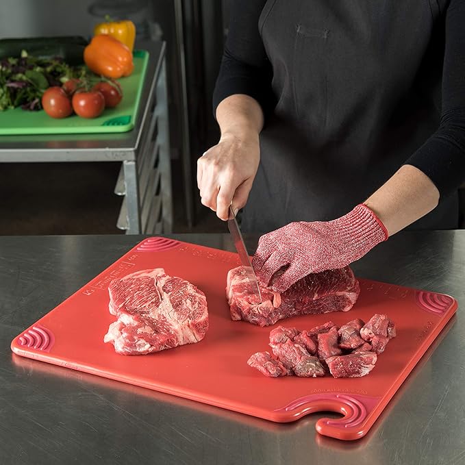 San Jamar Saf-T-Grip Plastic Cutting Board with Safety Hook, 15" x 20" x 0.5", Red