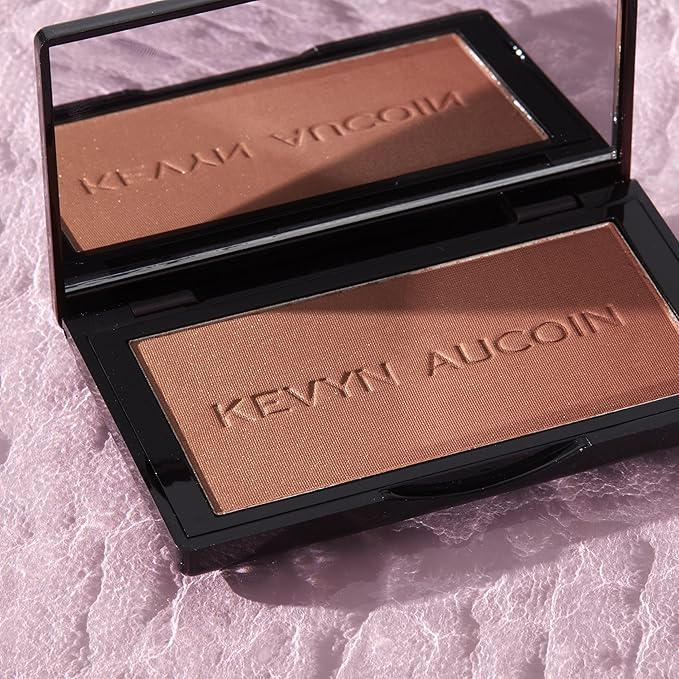 Kevyn Aucoin The Neo-Bronzer, Dusk Medium: 3 in 1 makeup palette. Highlighter, blush & bronzer in one smooth gradient makeup compact. Shimmer & matte in light, medium & deep. Sun-kissed to bronzed.-BrightBean Baby