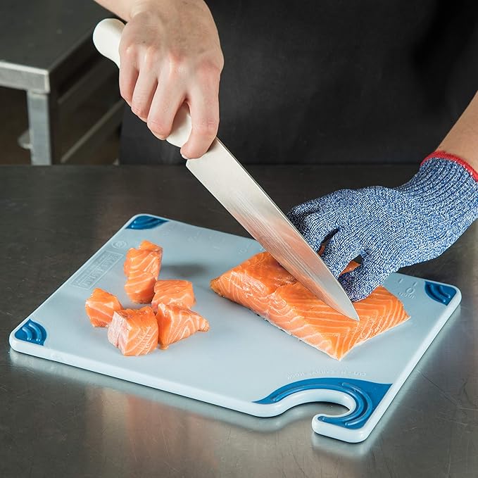 San Jamar Saf-T-Grip Plastic Cutting Board with Safety Hook, 9" x 12" x 0.375", Blue