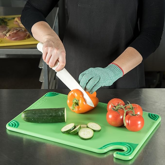 San Jamar Saf-T-Grip Plastic Cutting Board with Safety Hook, 12" x 18" x 0.5", Green